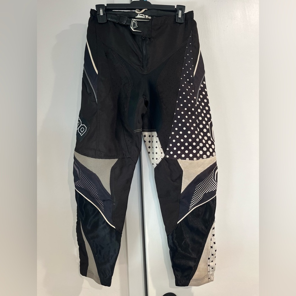 Nema Mako Black and White Graphic Motocross Pants